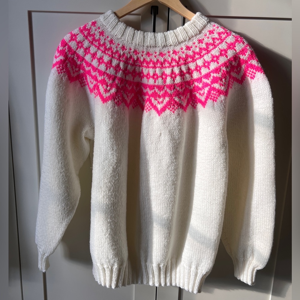 ‘Handmade by Eileen’ hand knit sweater. L/XL CREAM & Pink Nordic  Fair isle